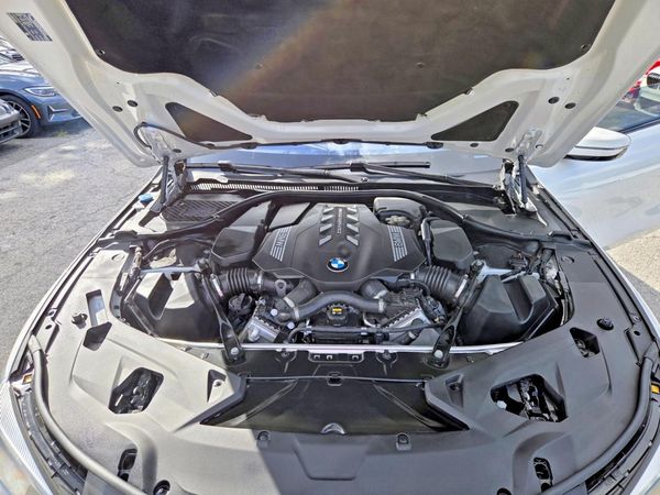 2022 BMW M850XI