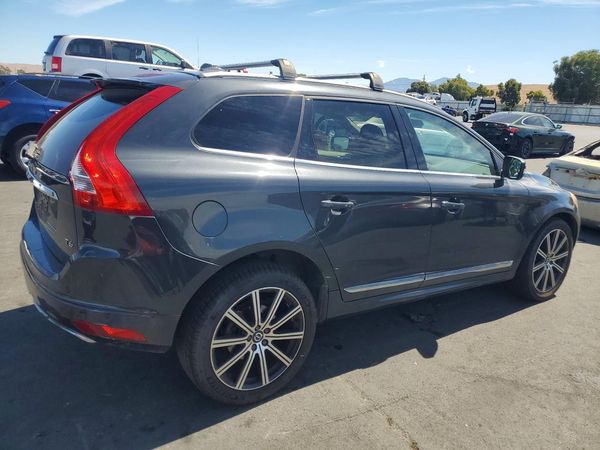 2015 VOLVO XC60 Platinum (non R design)