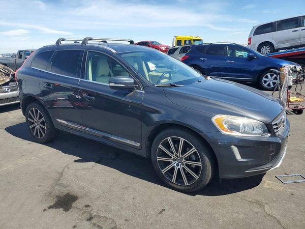 2015 VOLVO XC60 Platinum (non R design)