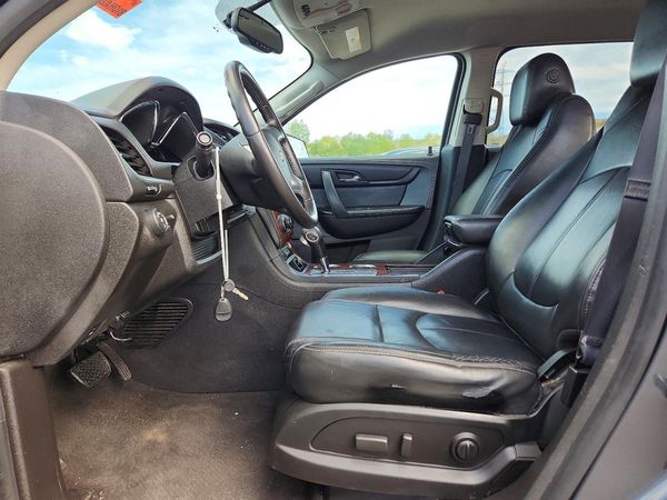 2014 CHEVROLET TRAVERSE 2LT — DENT