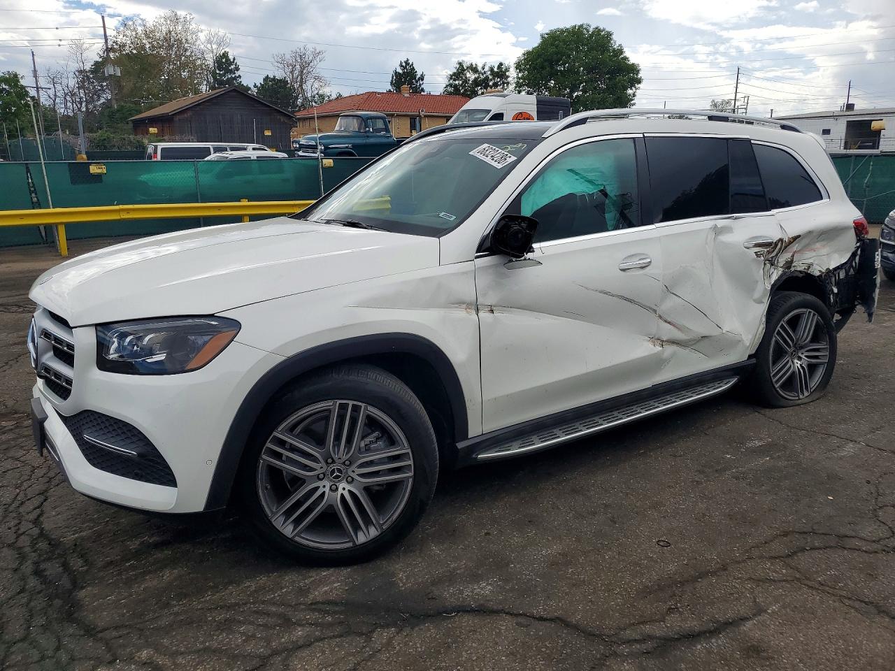 2022 MERCEDES-BENZ GLS-CLASS GLS450 4MATIC — Front 3/4