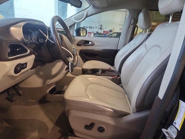 2018 CHRYSLER PACIFICA — DENT