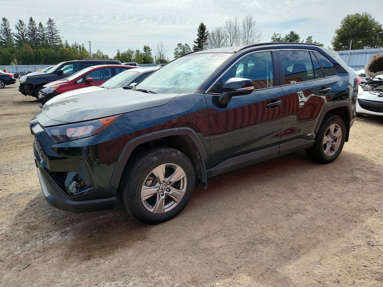 2024 TOYOTA RAV4 XLE Premium — Front 3/4
