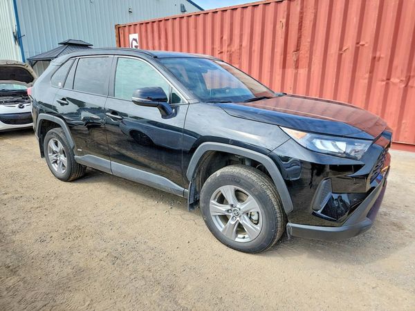 2024 TOYOTA RAV4 XLE Premium — Passenger 3/4