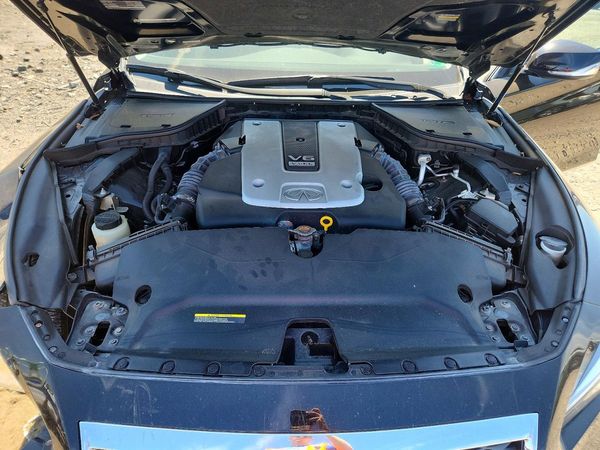 2015 INFINITI Q50