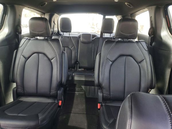 2026 CHRYSLER PACIFICA Select — SUVN