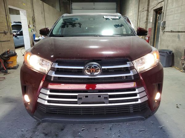 2018 TOYOTA HIGHLANDER