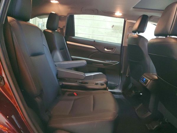 2018 TOYOTA HIGHLANDER