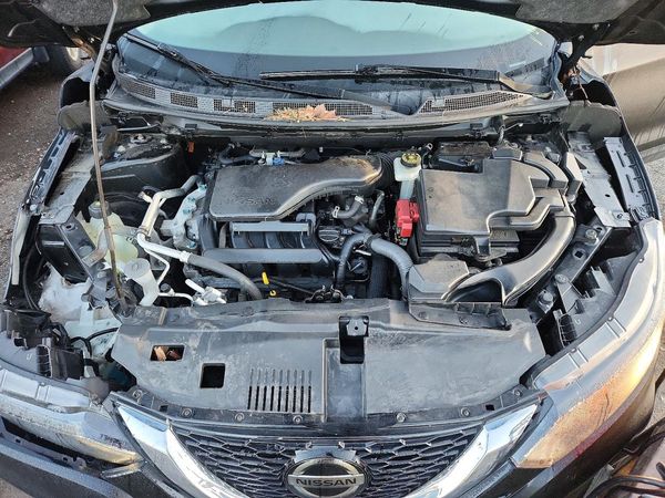 2021 NISSAN ROGUE SPORT SV — Engine bay