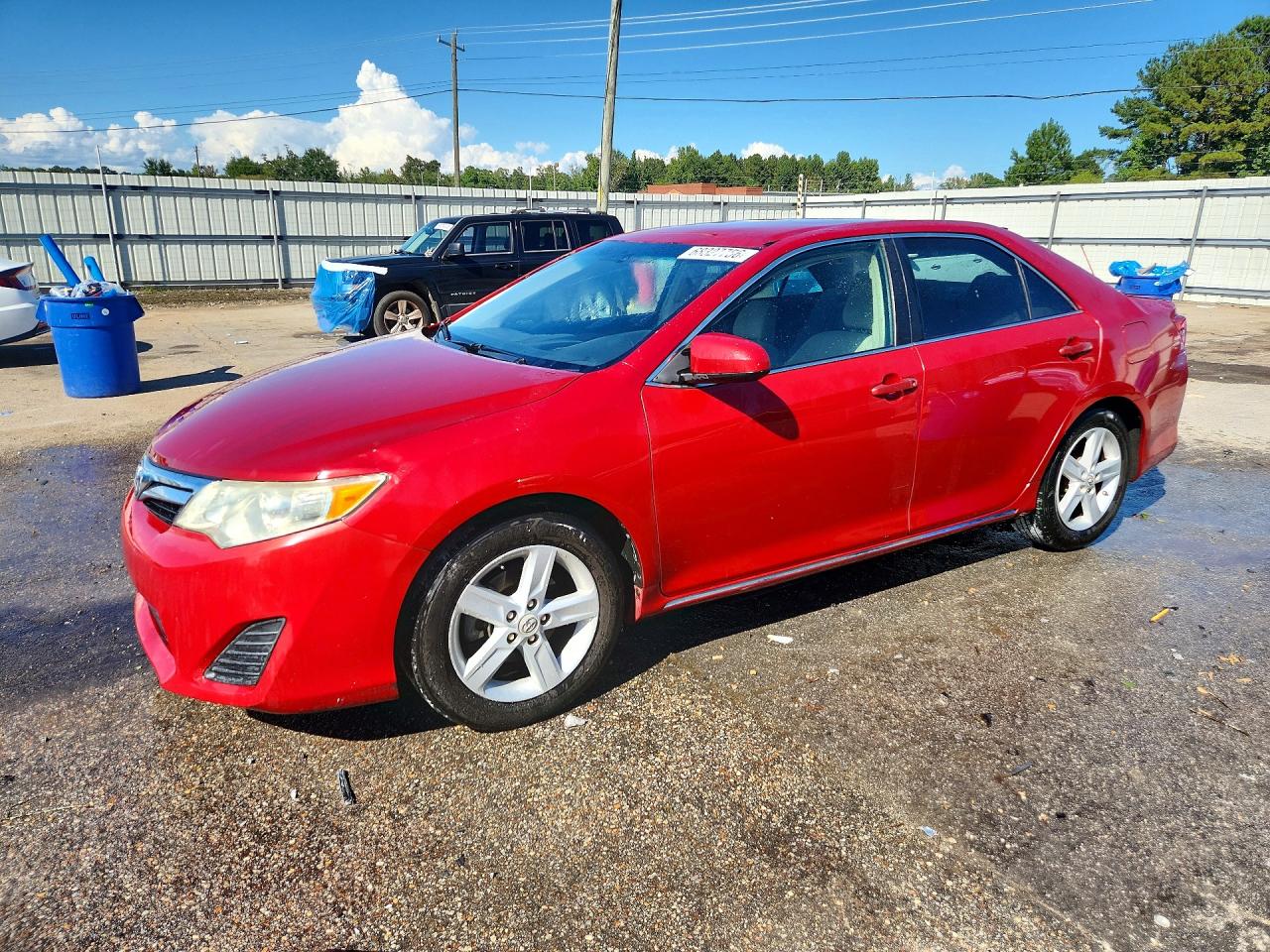 2013 TOYOTA CAMRY — Front 3/4