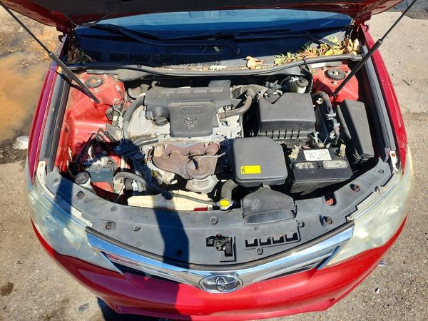 2013 TOYOTA CAMRY — Engine bay