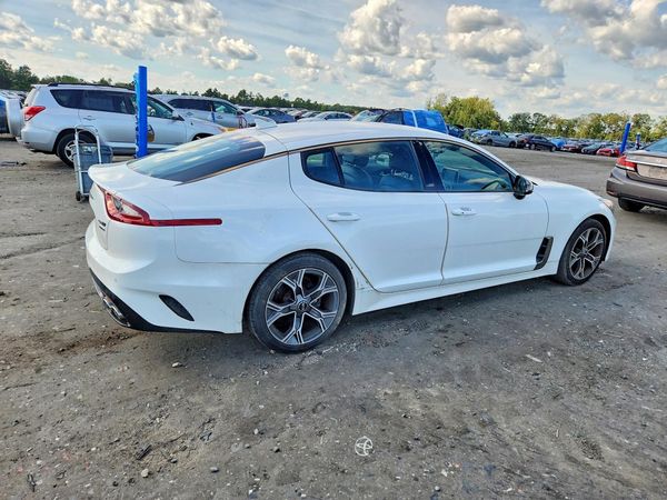 2020 KIA STINGER