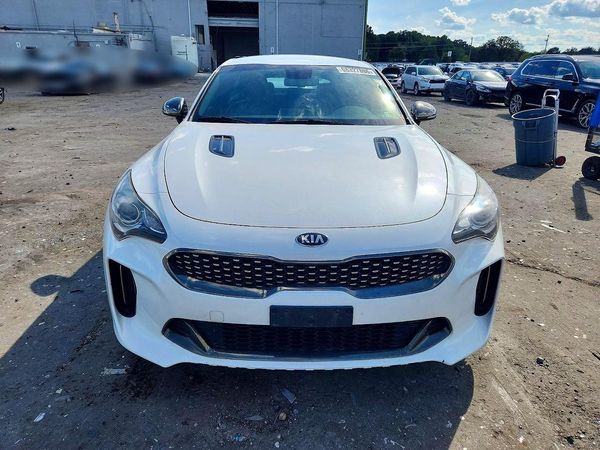 2020 KIA STINGER