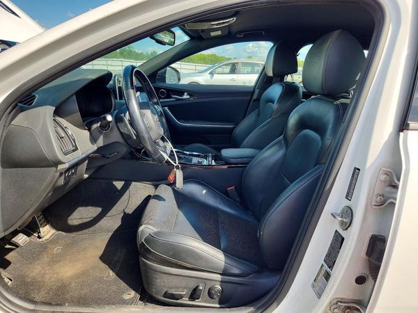 2020 KIA STINGER