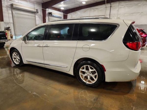 2017 CHRYSLER PACIFICA Touring L Plus