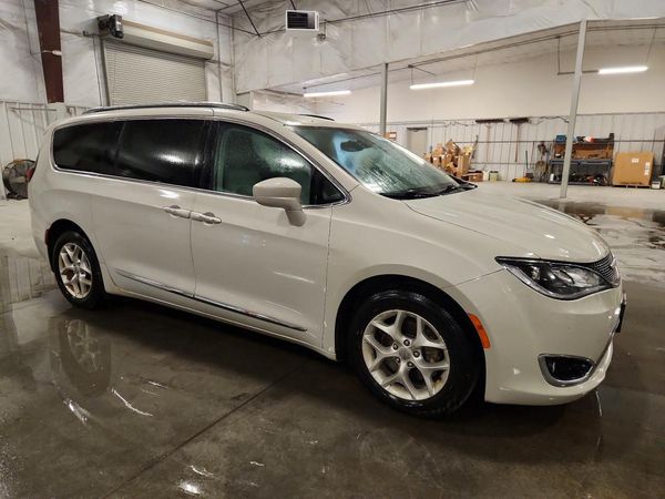 2017 CHRYSLER PACIFICA Touring L Plus