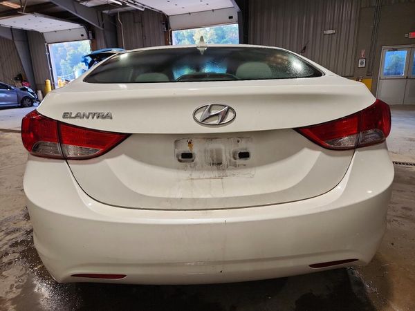 2013 HYUNDAI ELANTRA