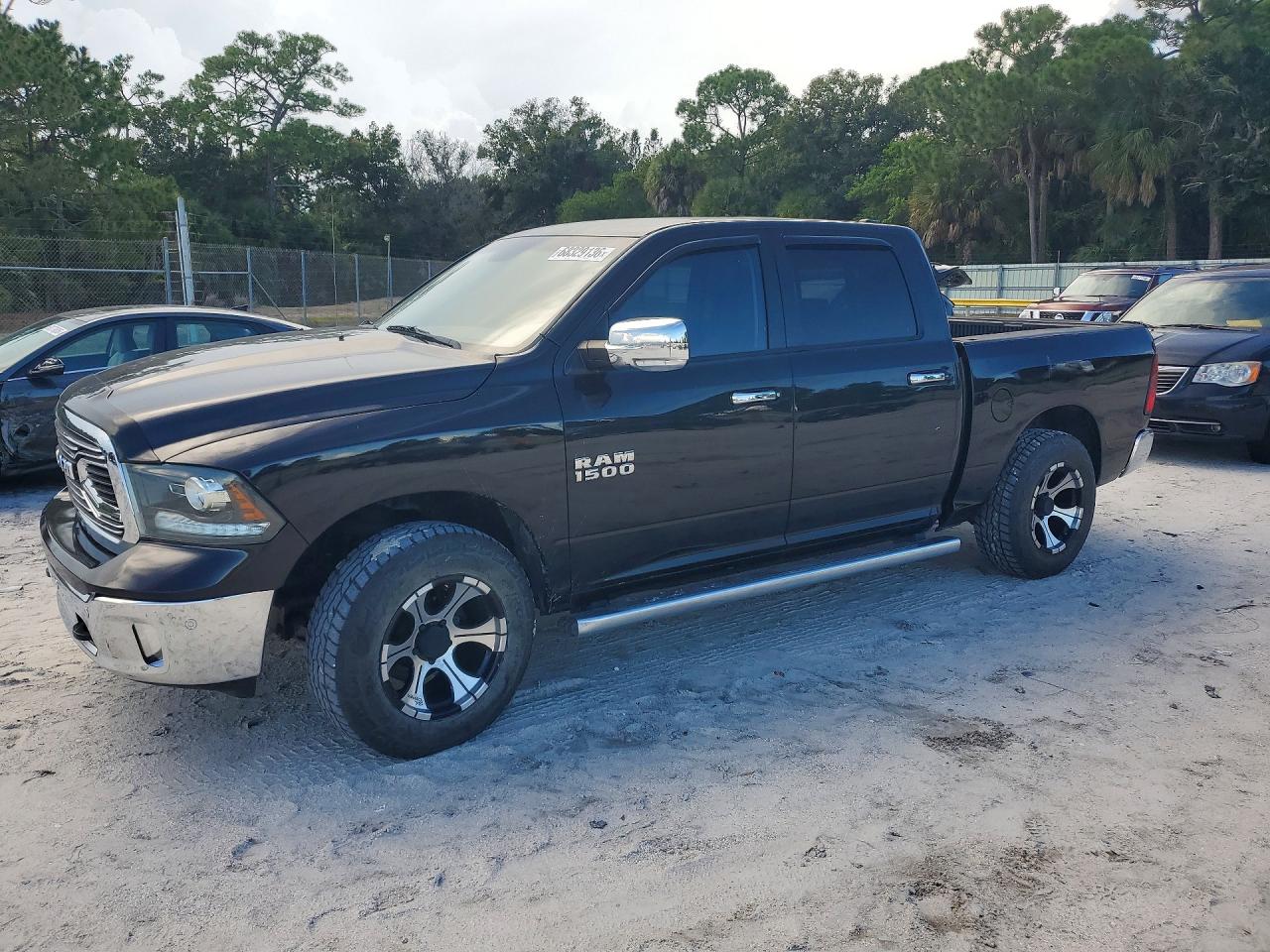 2015 RAM 1500 SLT