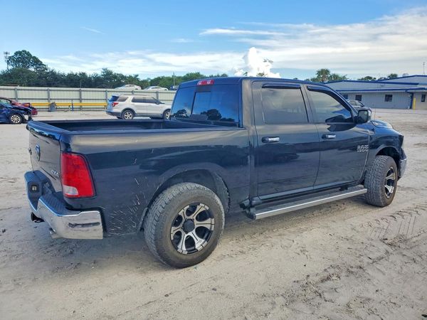 2015 RAM 1500 SLT