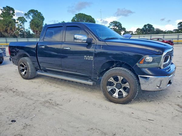 2015 RAM 1500 SLT