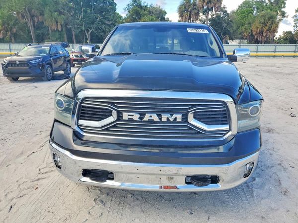 2015 RAM 1500 SLT