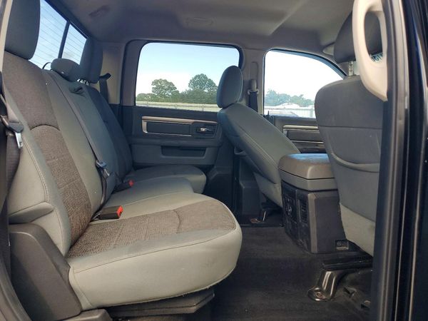 2015 RAM 1500 SLT