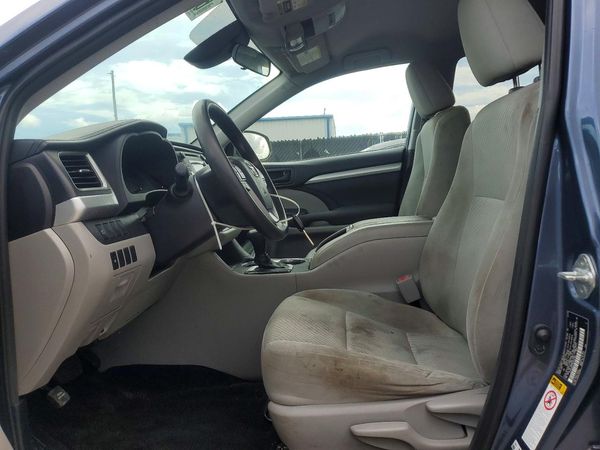 2019 TOYOTA HIGHLANDER LE