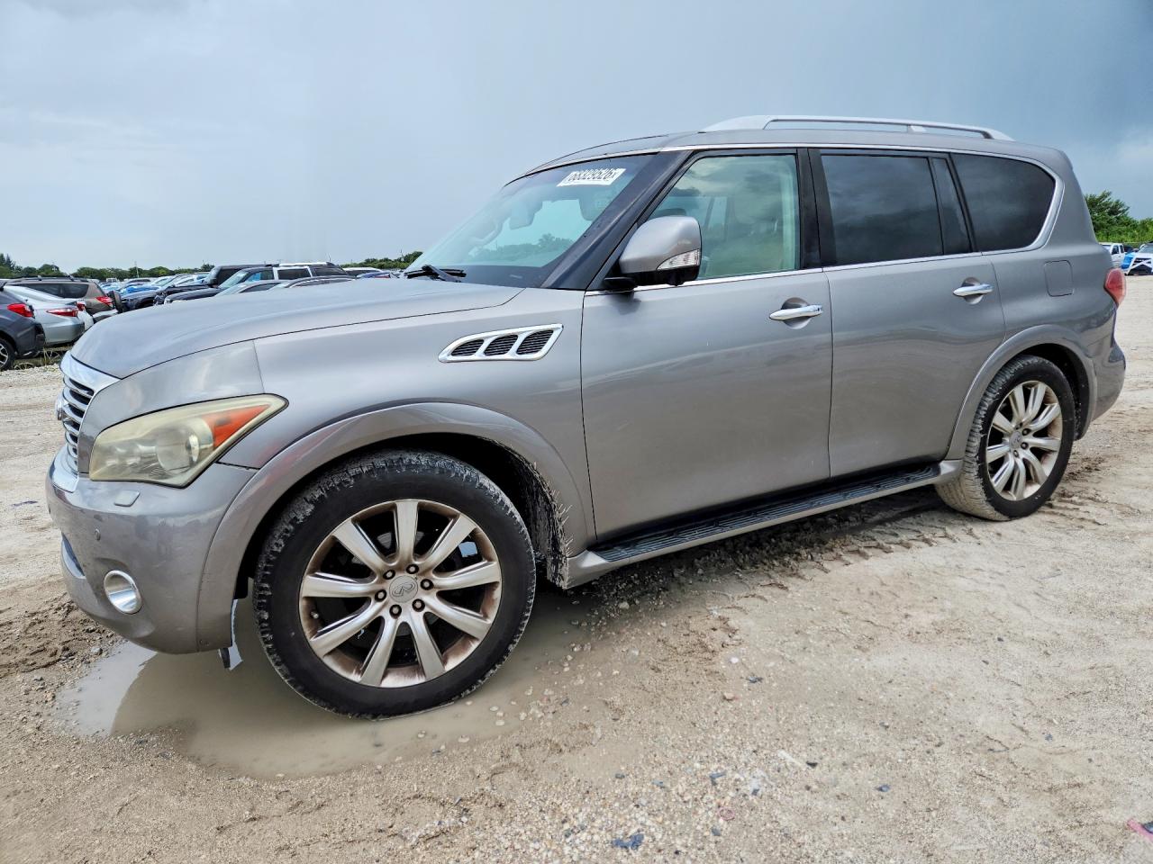 2013 INFINITI QX56 BASE