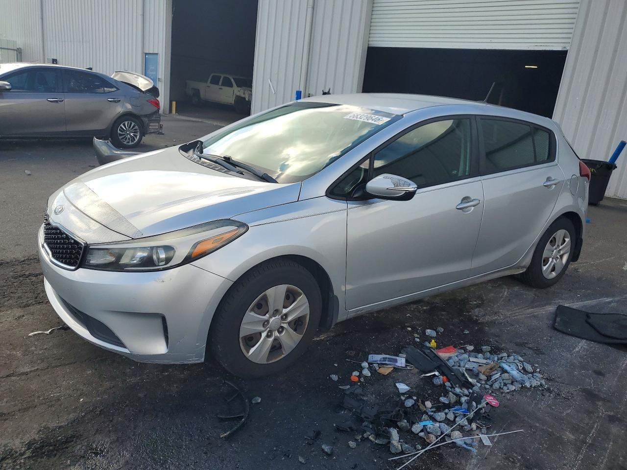 2018 KIA FORTE5 LX