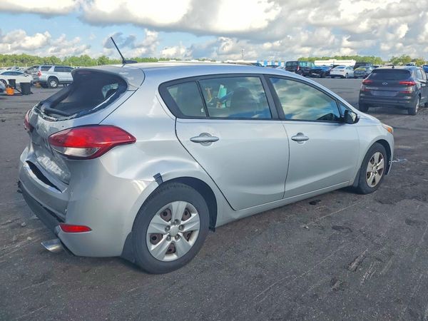 2018 KIA FORTE5 LX