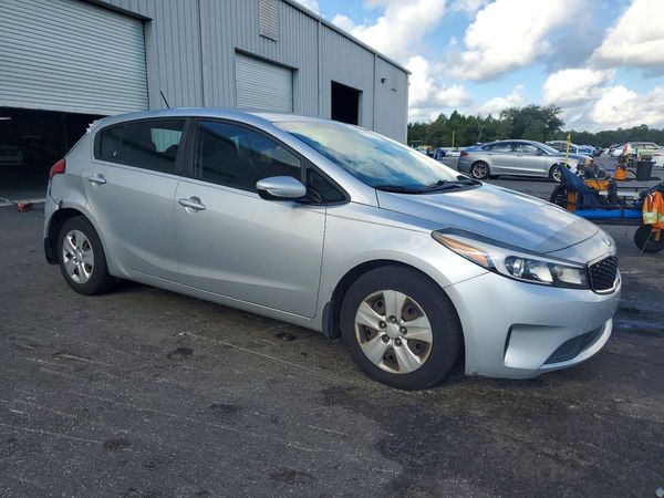 2018 KIA FORTE5 LX