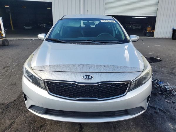 2018 KIA FORTE5 LX