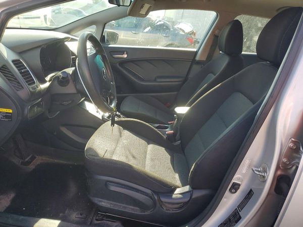 2018 KIA FORTE5 LX