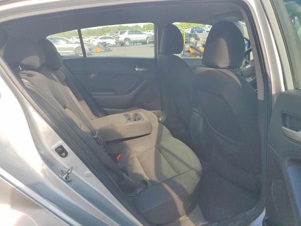 2018 KIA FORTE5 LX