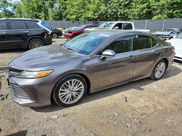 2018 TOYOTA CAMRY