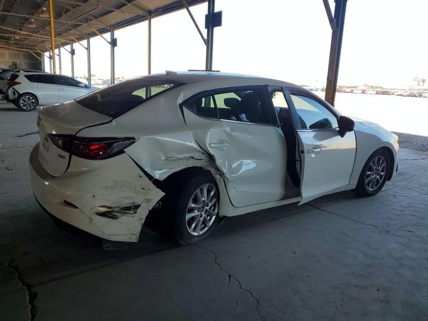 2016 MAZDA 3 SE