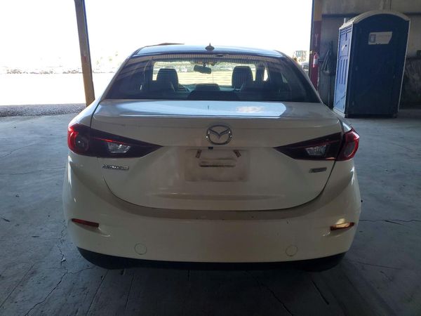 2016 MAZDA 3 SE
