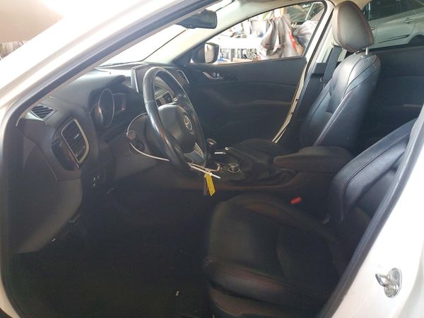 2016 MAZDA 3 SE