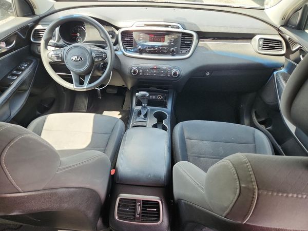 2016 KIA SORENTO L / LX