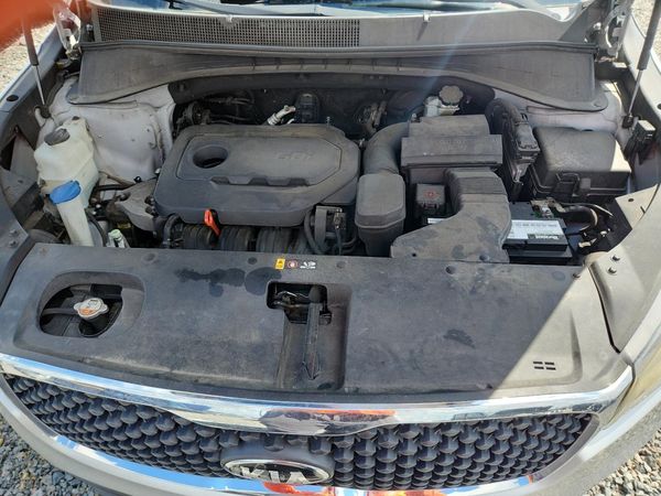 2016 KIA SORENTO L / LX