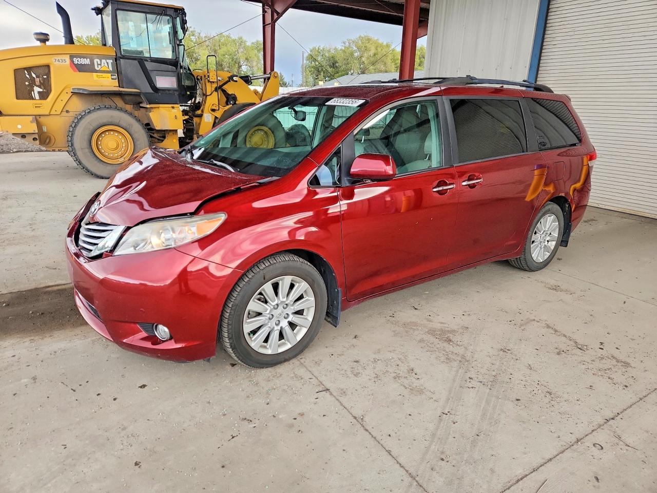2012 TOYOTA SIENNA