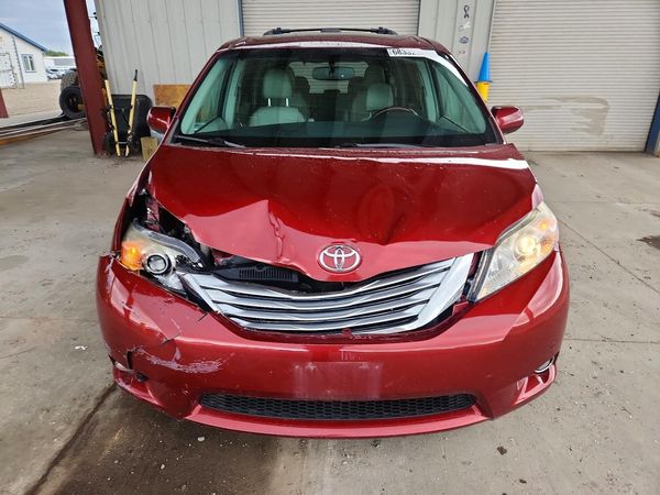 2012 TOYOTA SIENNA