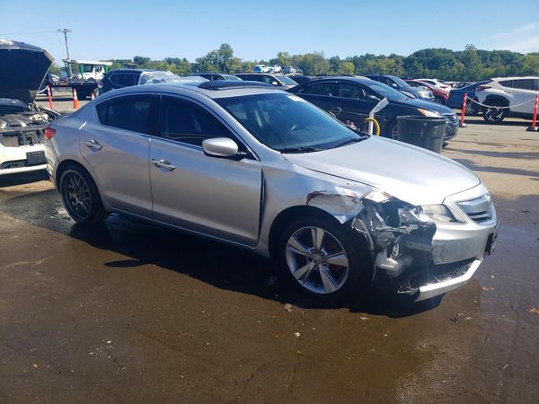 2013 ACURA ILX 20 TECH — Passenger 3/4