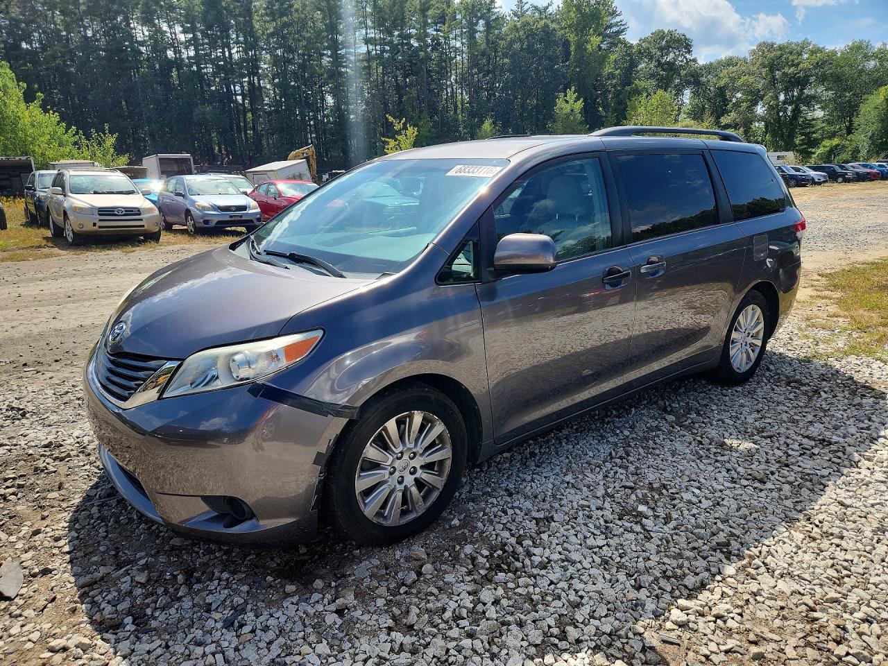 2012 TOYOTA SIENNA