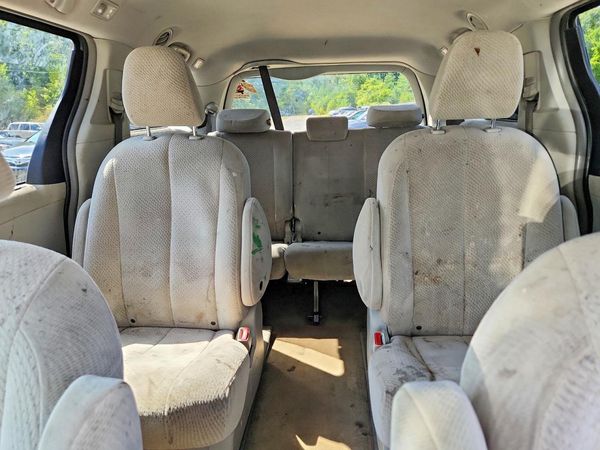 2012 TOYOTA SIENNA