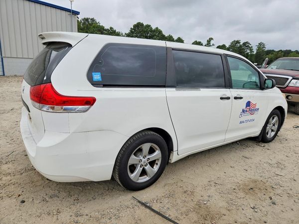 2012 TOYOTA SIENNA