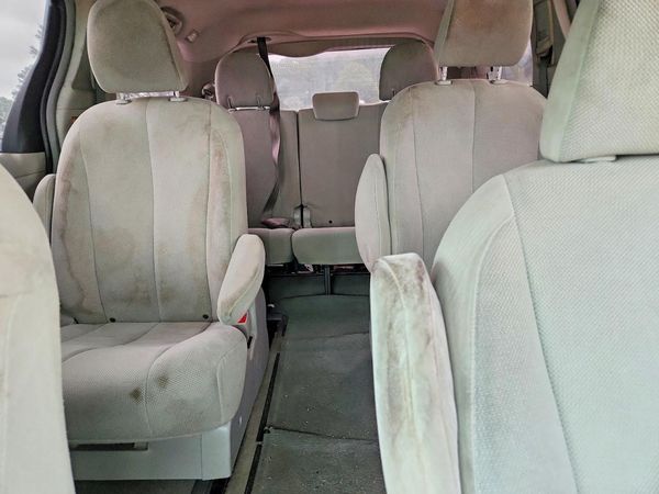 2012 TOYOTA SIENNA