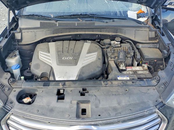 2019 HYUNDAI SANTA FE — Engine bay