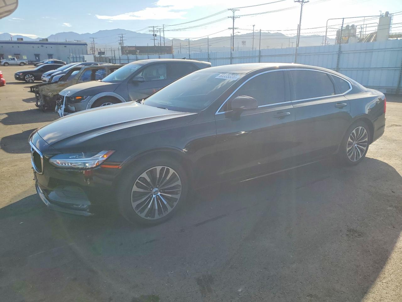 2020 VOLVO S90 Momentum