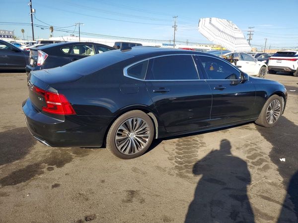 2020 VOLVO S90 Momentum